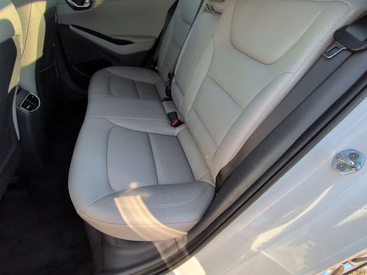 Thumbnail: 2018 Hyundai Ioniq - 20