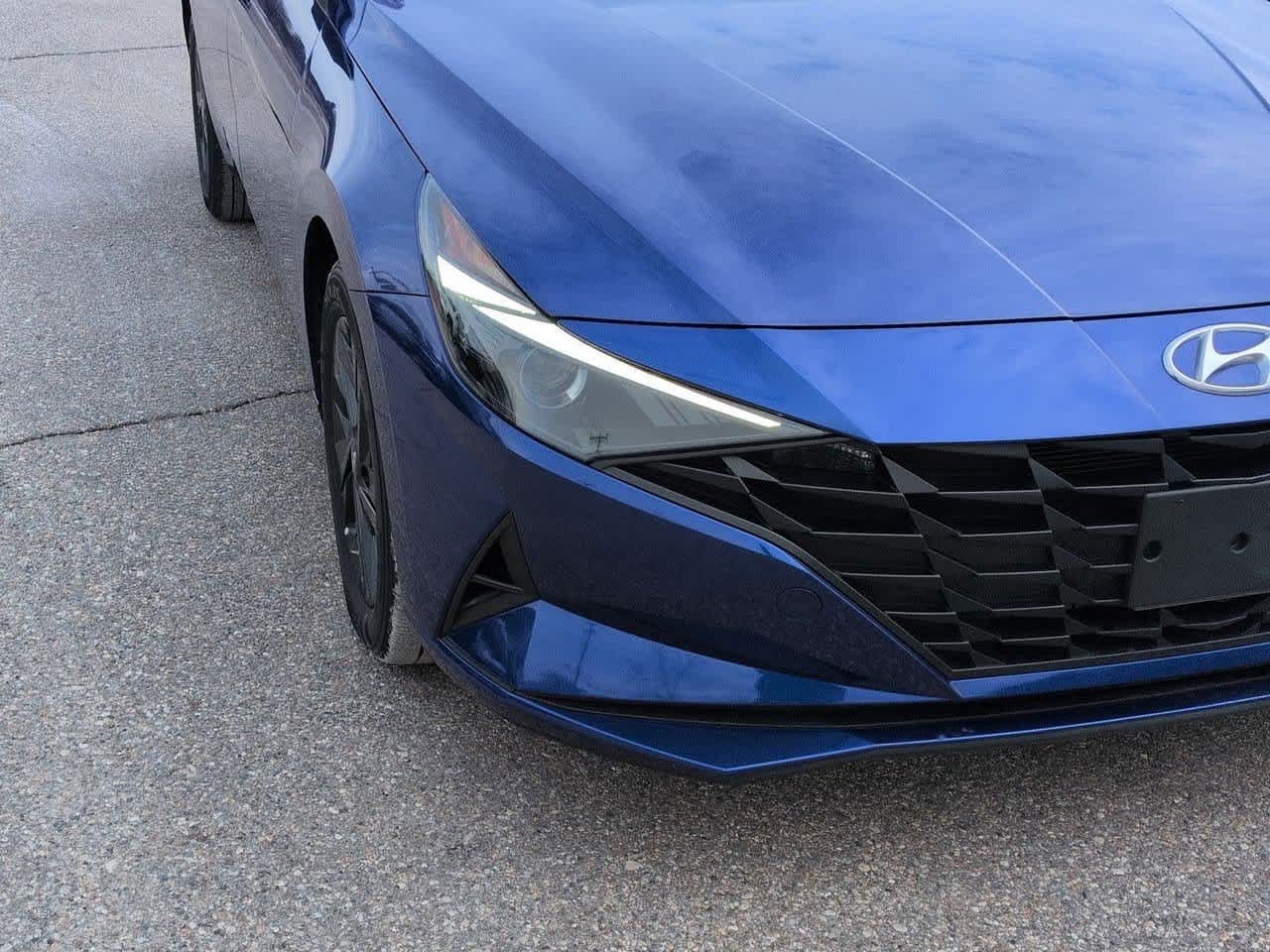 Thumbnail: 2023 Hyundai Elantra - 10