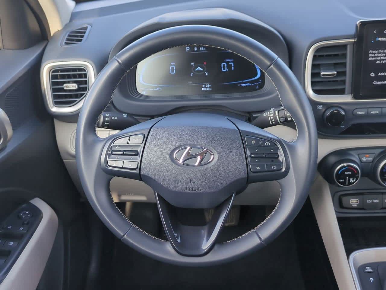 Thumbnail: 2023 Hyundai Venue - 21