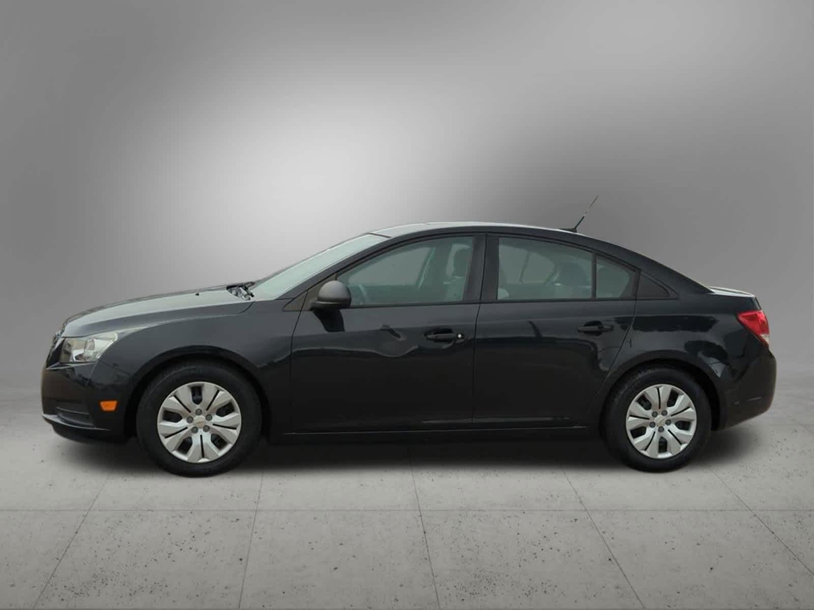 2013 Chevrolet Cruze LS 3