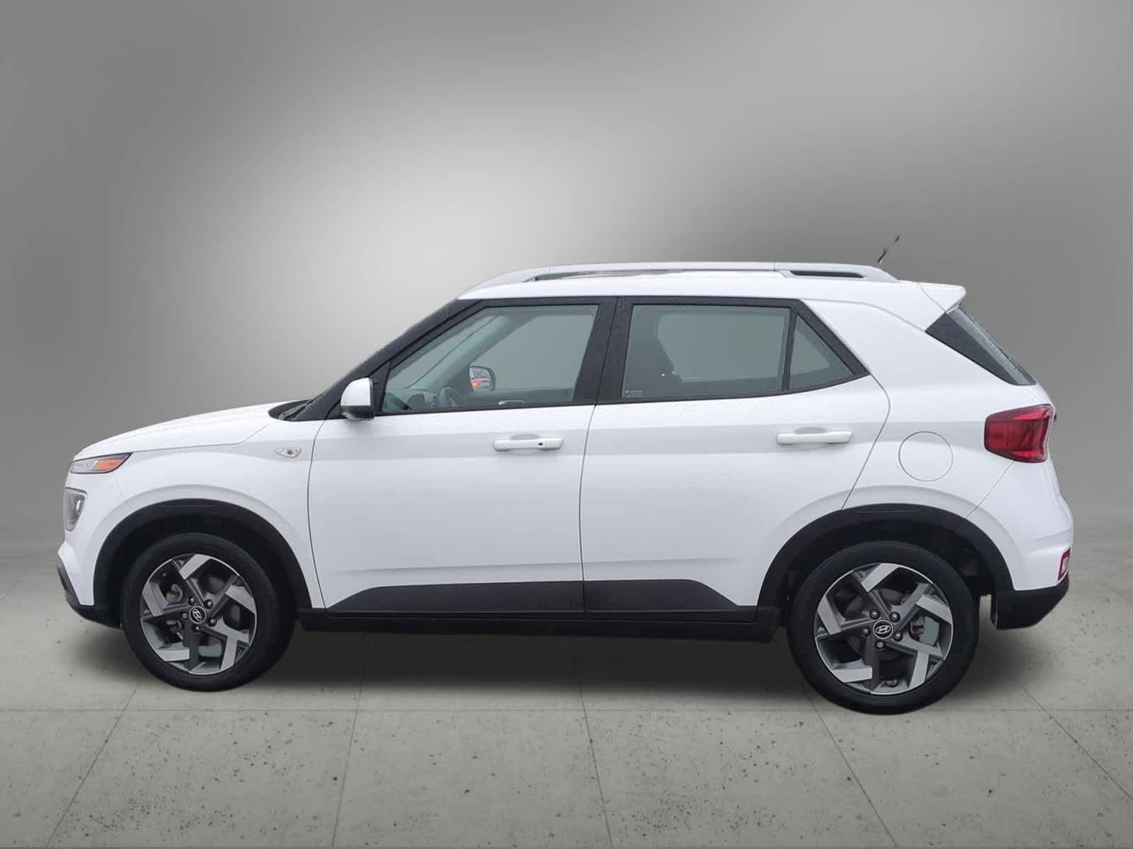 Thumbnail: 2024 Hyundai Venue - 3