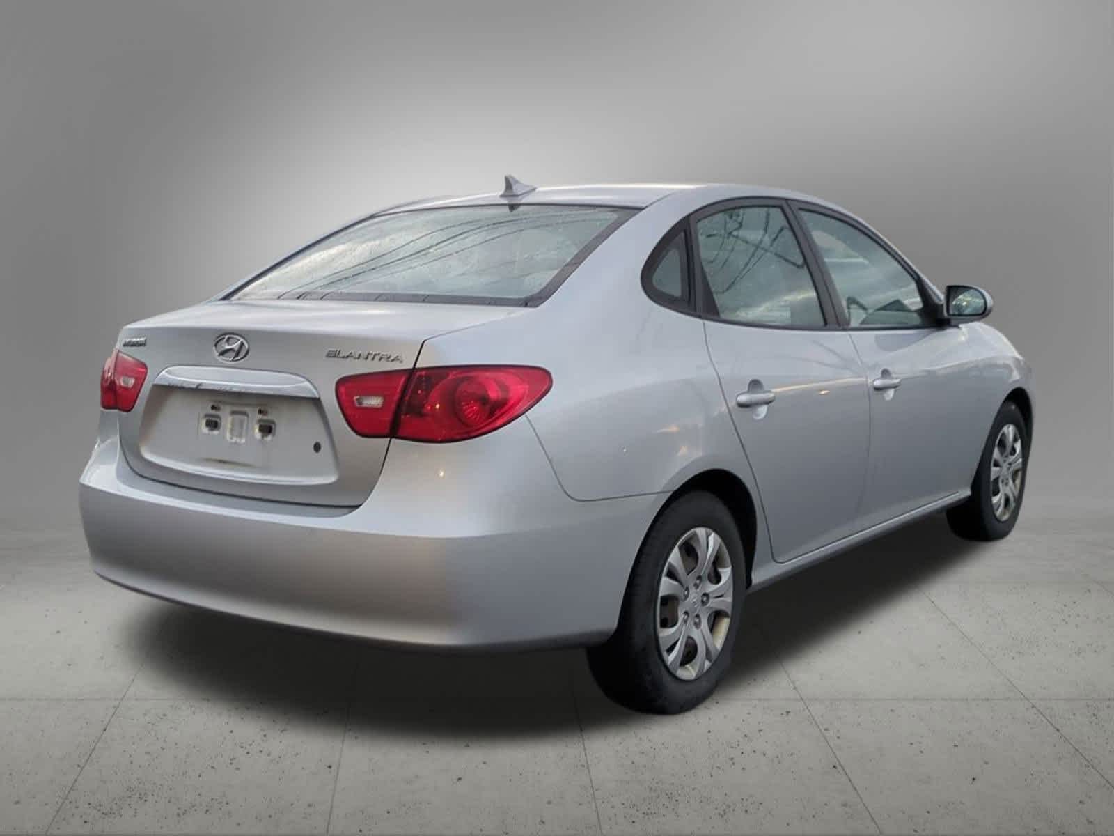 Thumbnail: 2010 Hyundai Elantra - 6