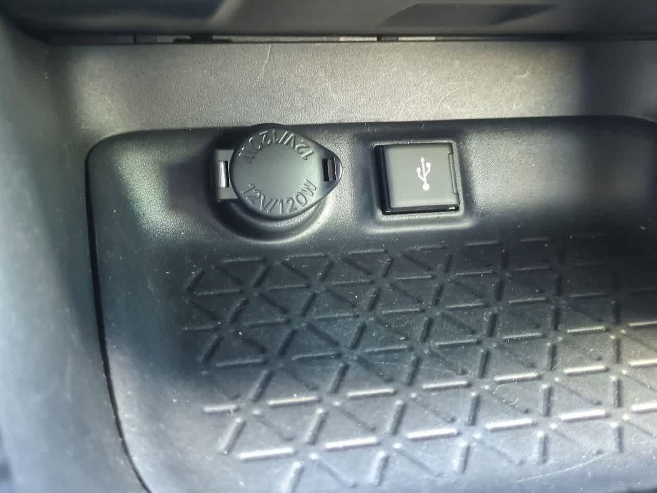 Thumbnail: 2020 Toyota RAV4 - 27