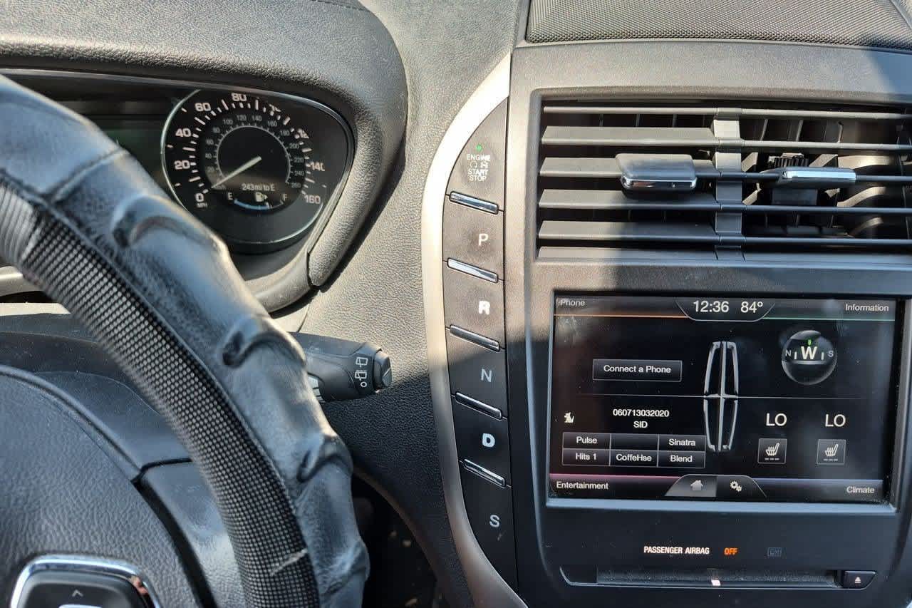 Thumbnail: 2015 Lincoln MKC - 28