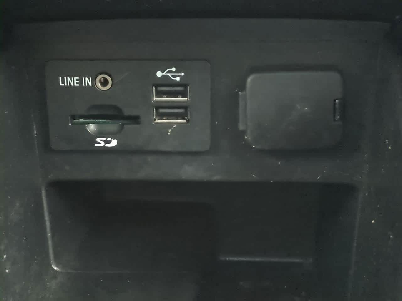 Thumbnail: 2015 Ford Explorer - 30