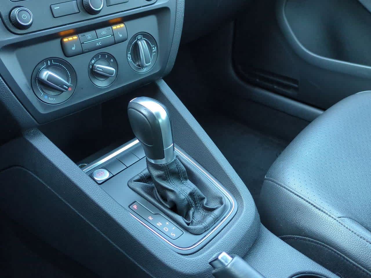 Thumbnail: 2015 Volkswagen Jetta - 32