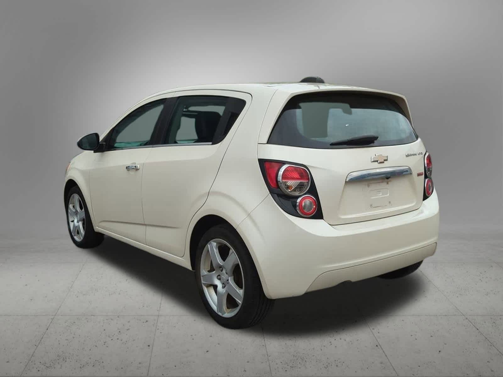 Thumbnail: 2015 Chevrolet Sonic - 4
