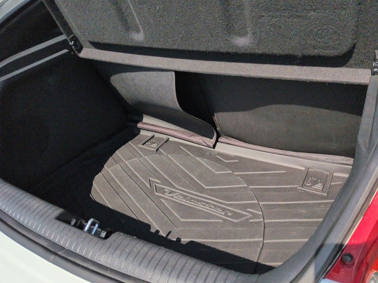 Thumbnail: 2013 Hyundai Veloster - 32