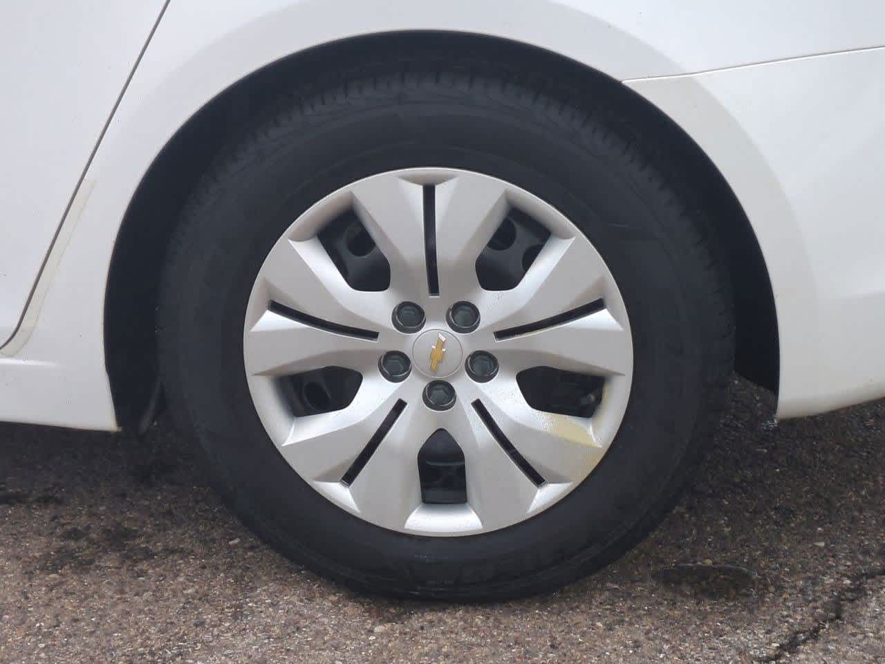 Thumbnail: 2013 Chevrolet Cruze - 13