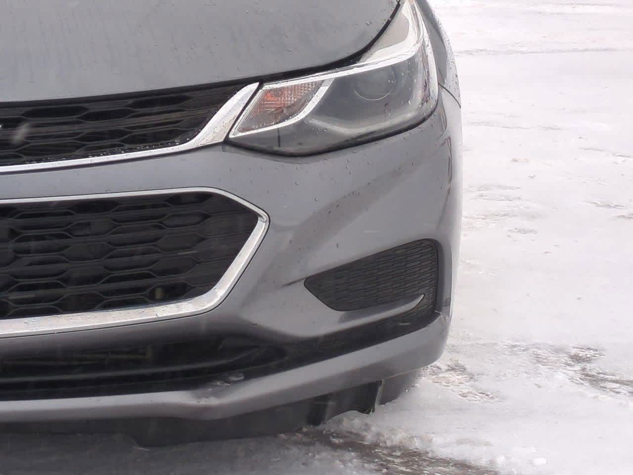 Thumbnail: 2018 Chevrolet Cruze - 10