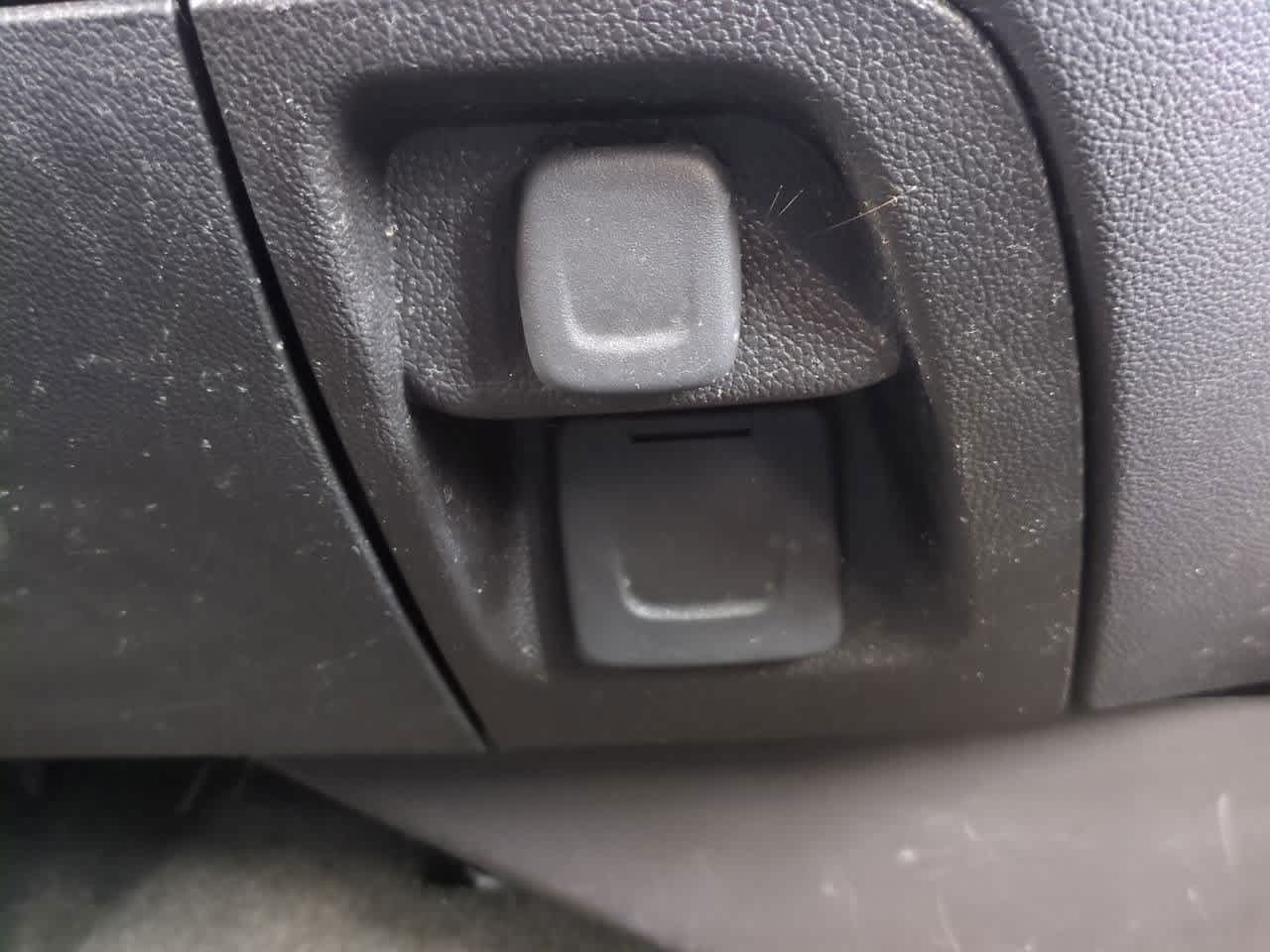 Thumbnail: 2017 Chevrolet Silverado 2500 - 28