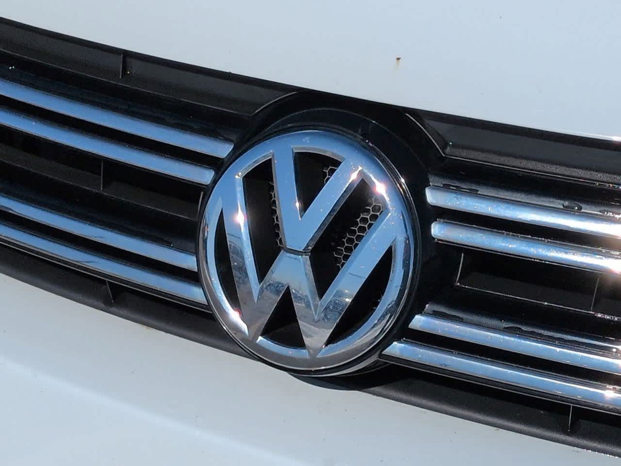 Thumbnail: 2014 Volkswagen Tiguan - 11