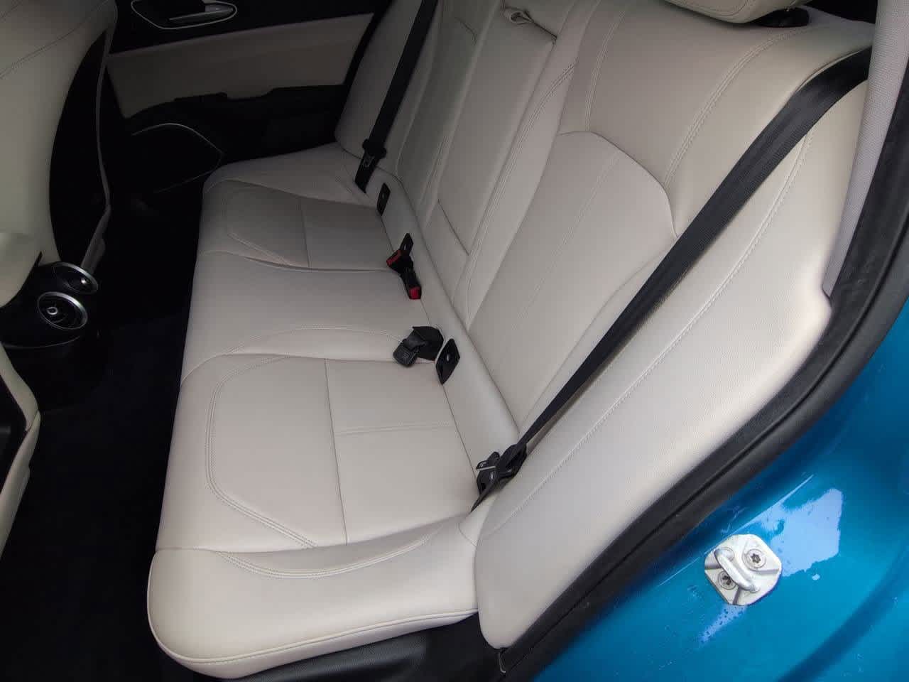 Thumbnail: 2019 Alfa Romeo Giulia - 18