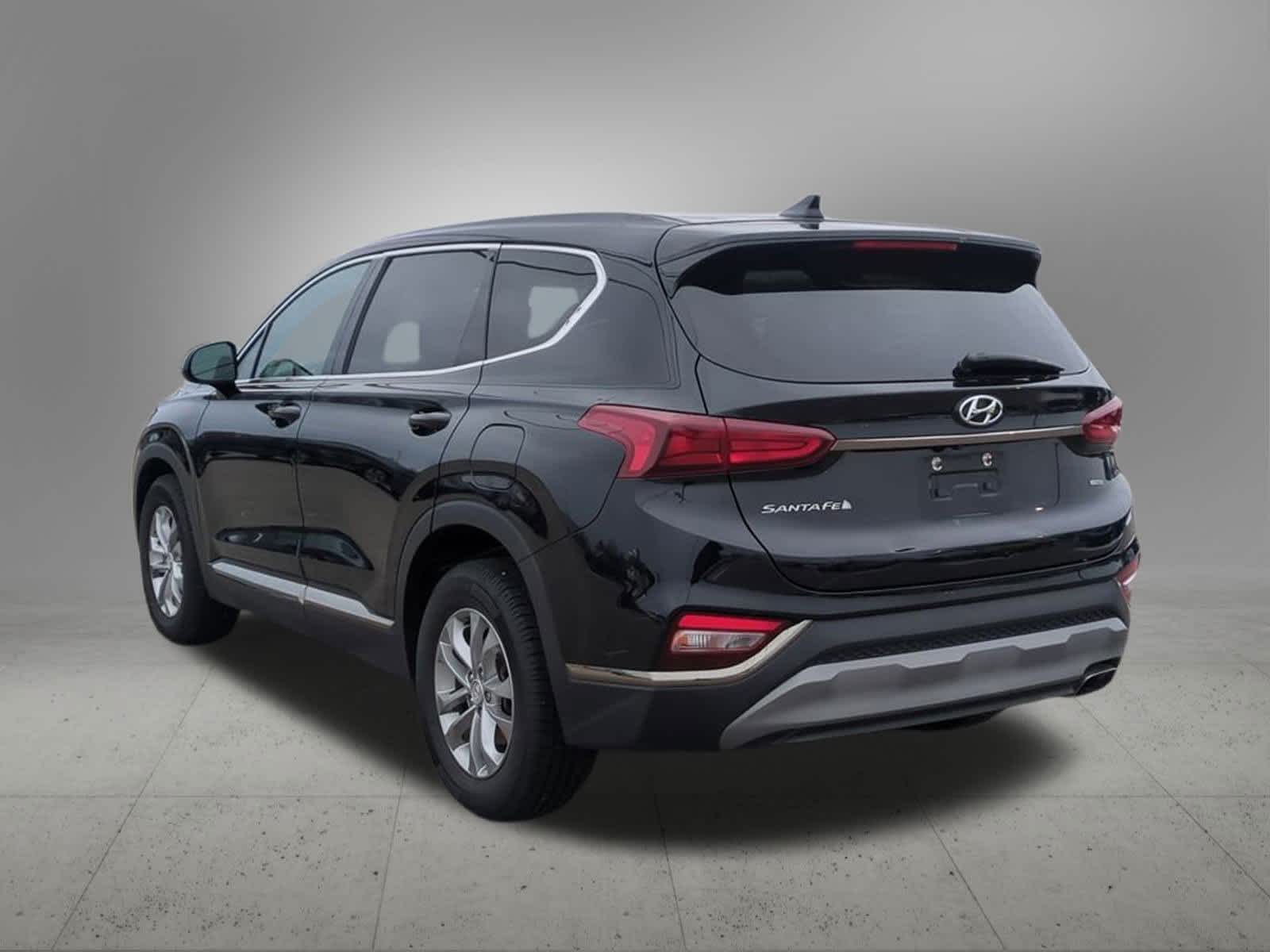 Thumbnail: 2019 Hyundai Santa Fe - 4