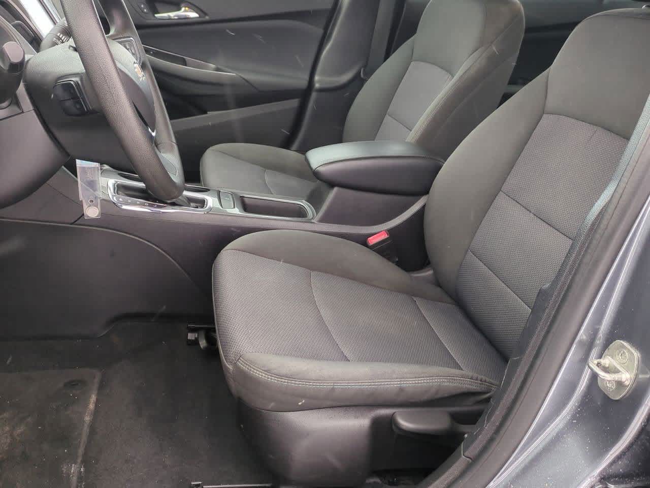 Thumbnail: 2018 Chevrolet Cruze - 15