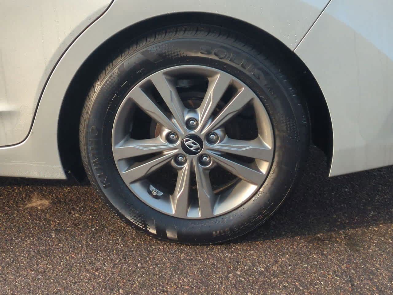 Thumbnail: 2017 Hyundai Elantra - 13