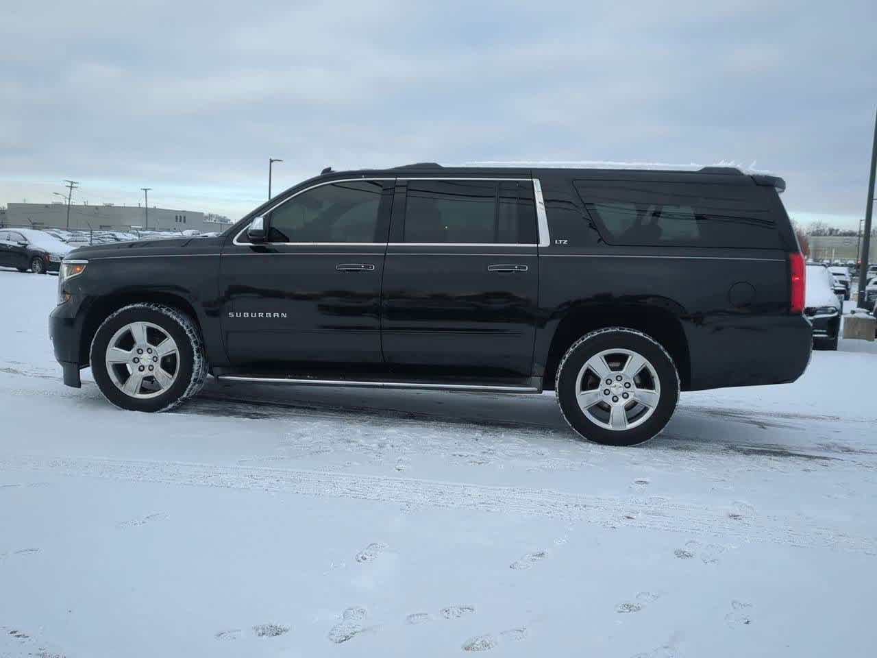 Thumbnail: 2015 Chevrolet Suburban - 3