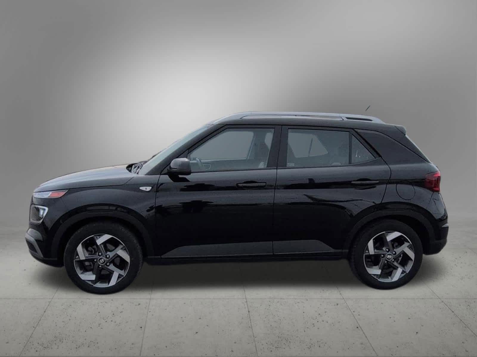 Thumbnail: 2023 Hyundai Venue - 3