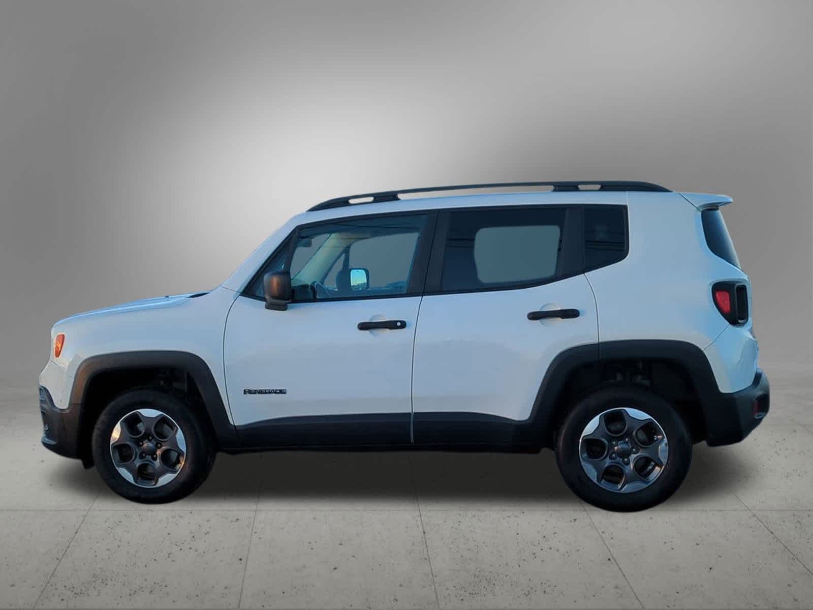 Thumbnail: 2017 Jeep Renegade - 3