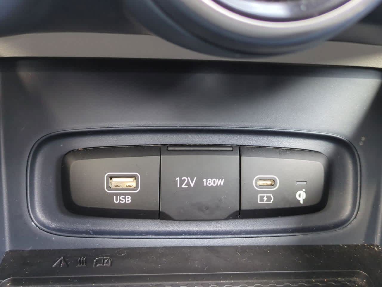 Thumbnail: 2023 Hyundai Venue - 29