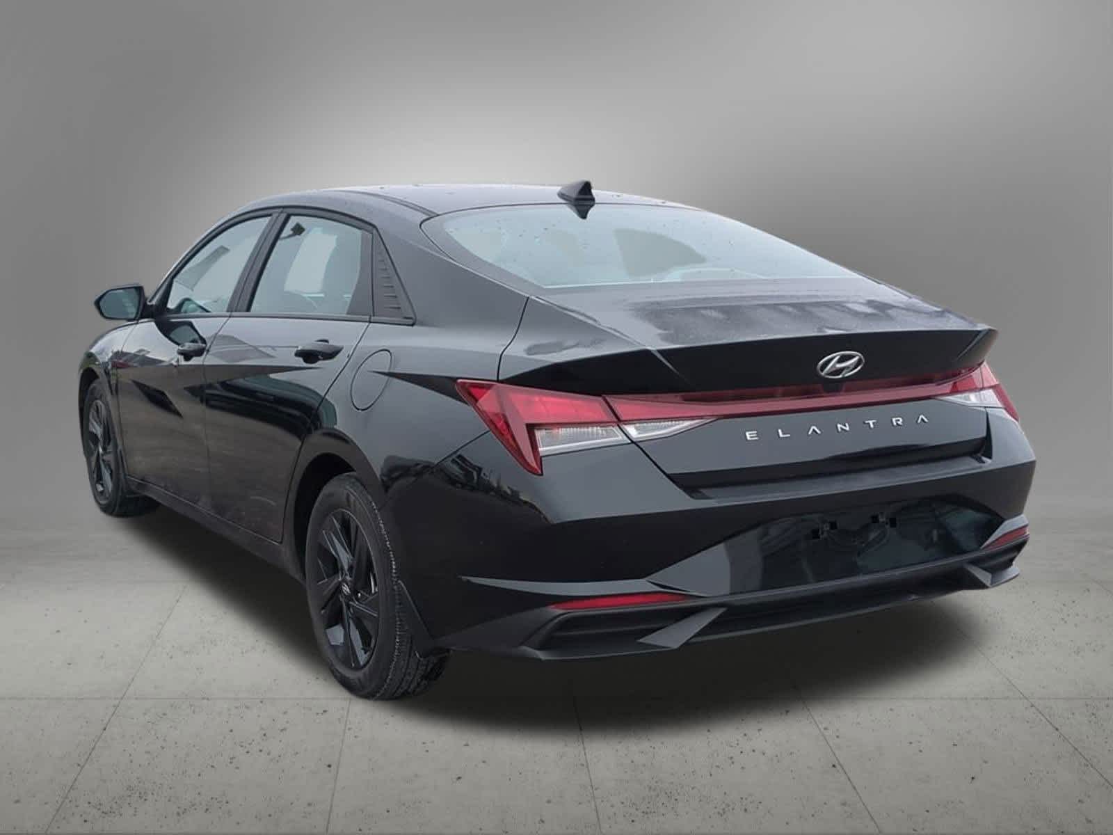 Thumbnail: 2023 Hyundai Elantra - 4