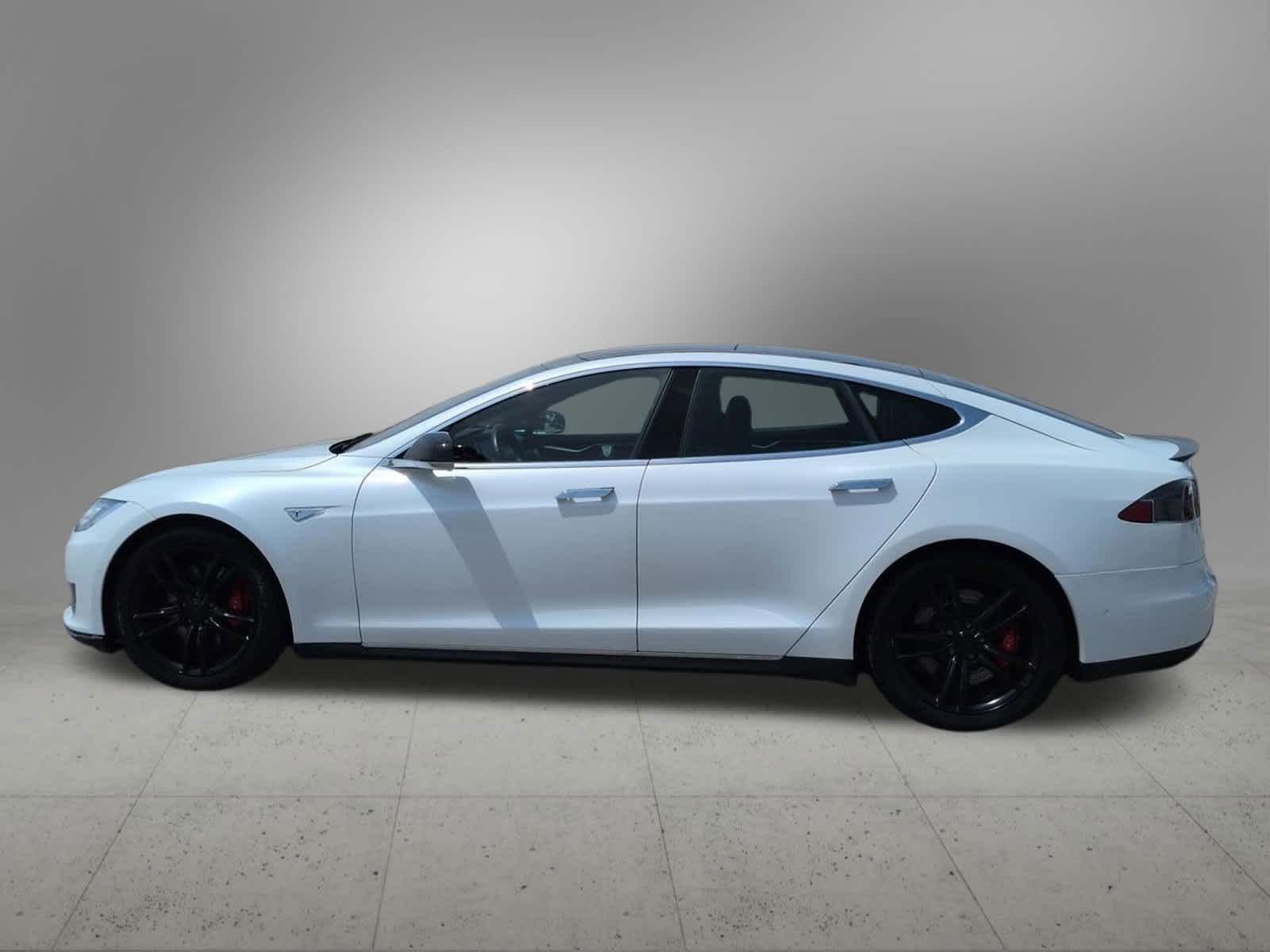 Thumbnail: 2015 Tesla Model S - 3
