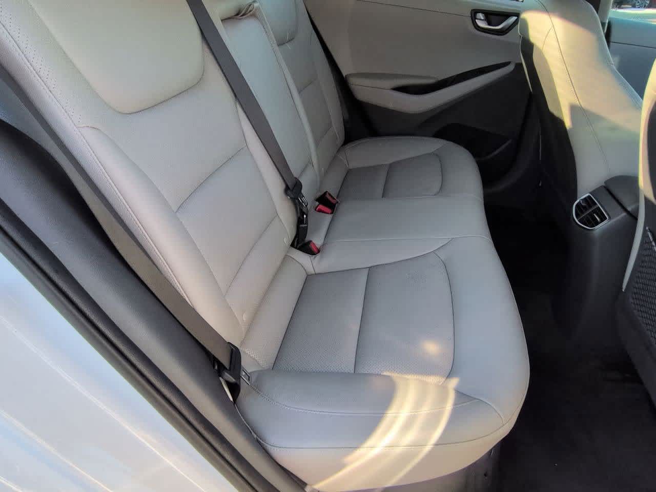 Thumbnail: 2018 Hyundai Ioniq - 21