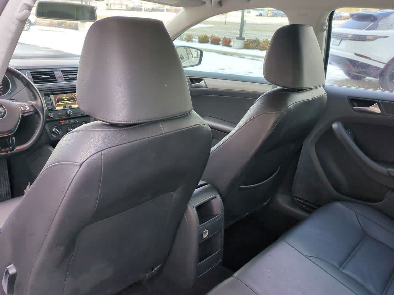 Thumbnail: 2015 Volkswagen Jetta - 17