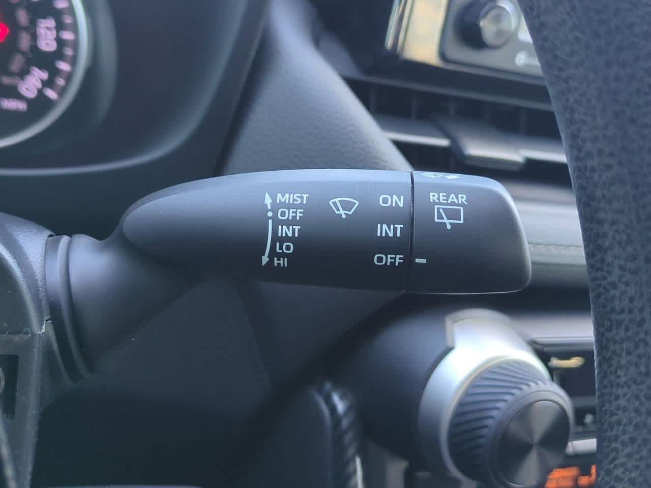 Thumbnail: 2020 Toyota RAV4 - 23