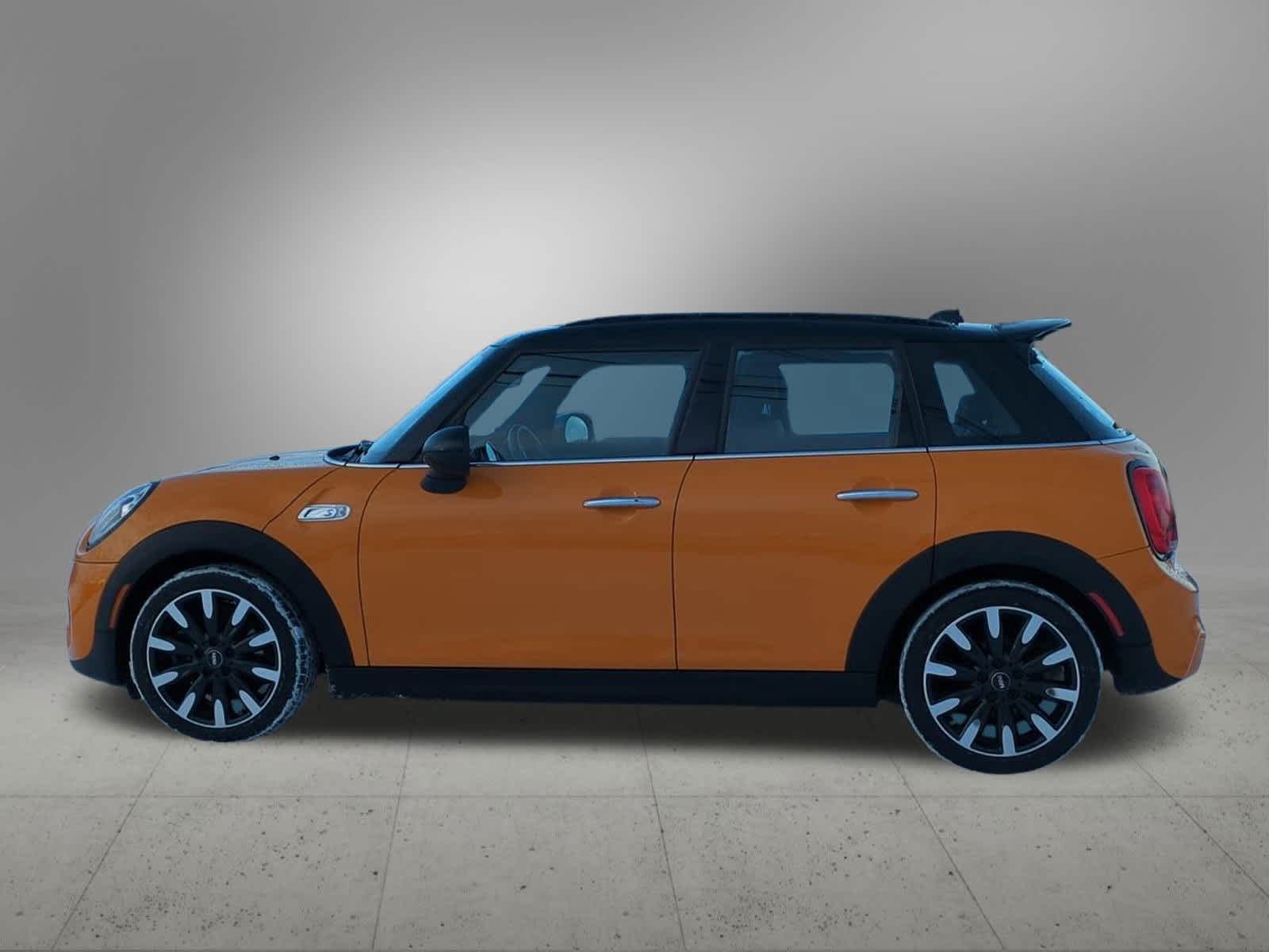 Thumbnail: 2017 MINI Cooper Hardtop - 3