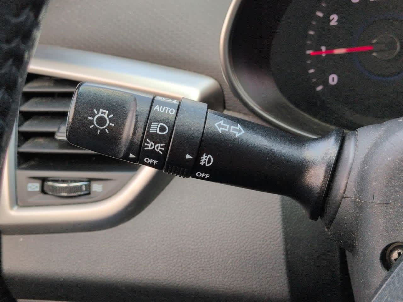 Thumbnail: 2013 Hyundai Veloster - 24