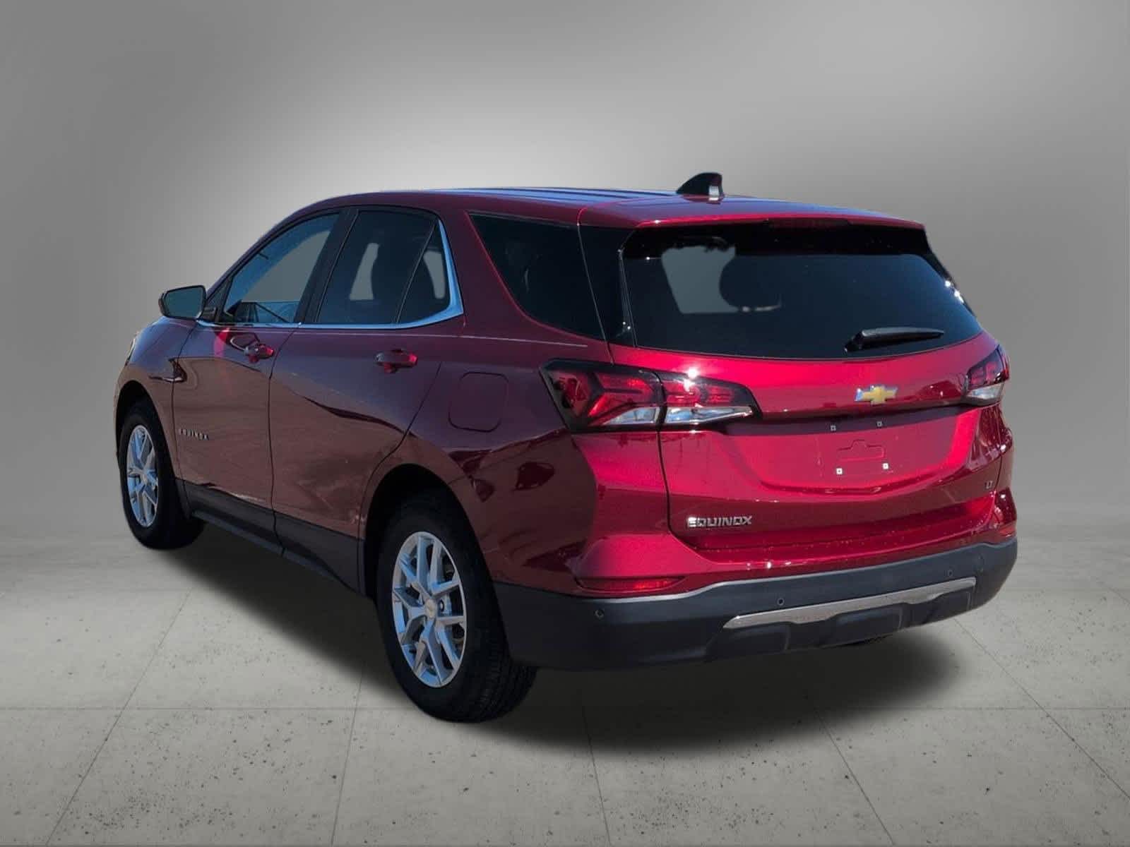 Thumbnail: 2022 Chevrolet Equinox - 3