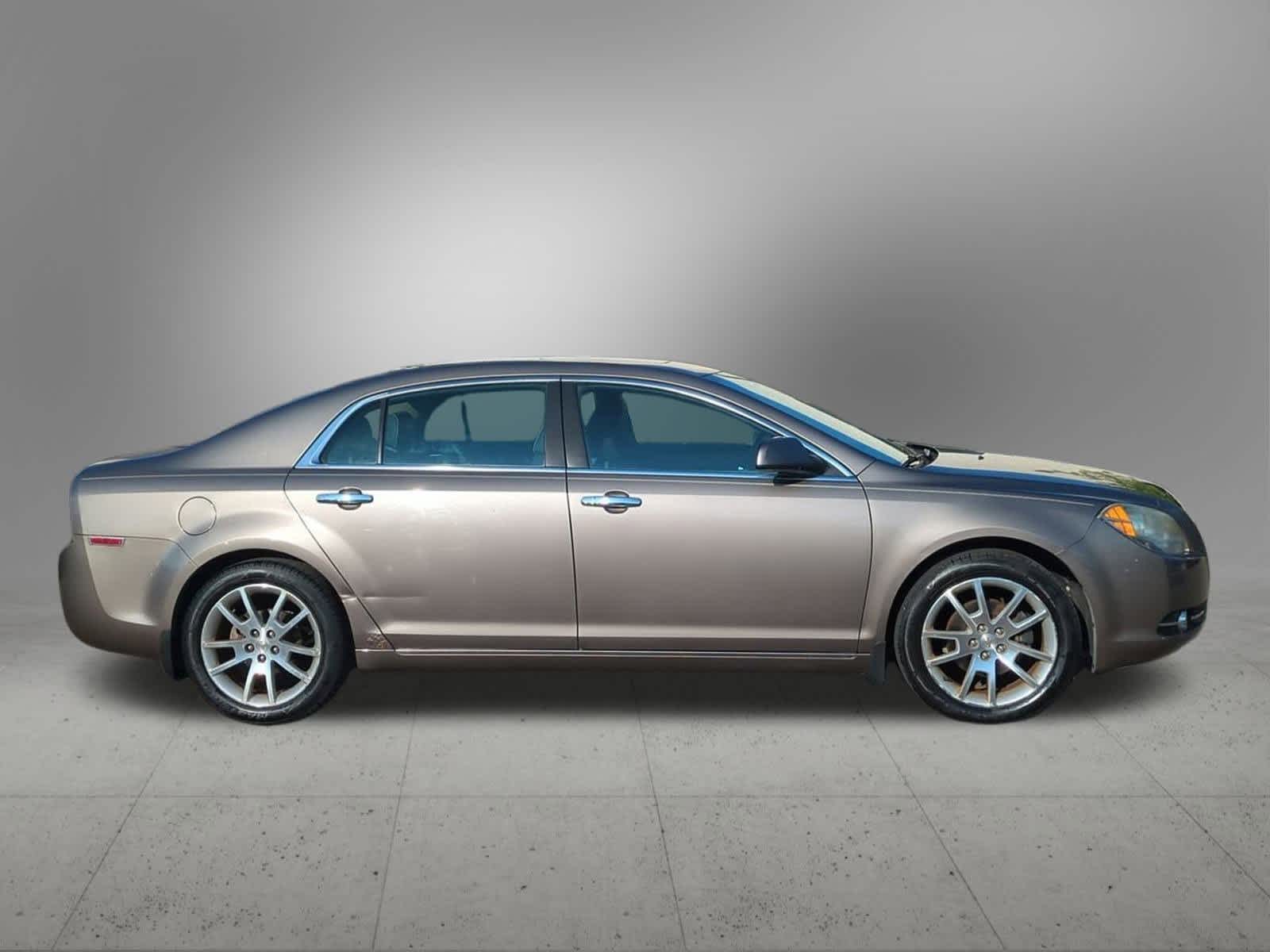 Thumbnail: 2010 Chevrolet Malibu - 7