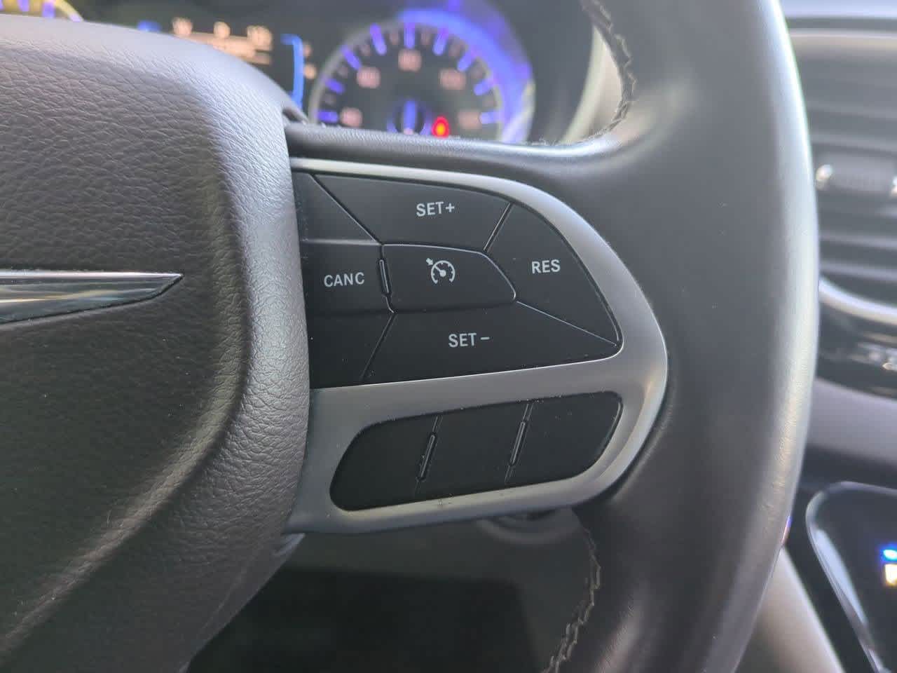 Thumbnail: 2017 Chrysler Pacifica - 25