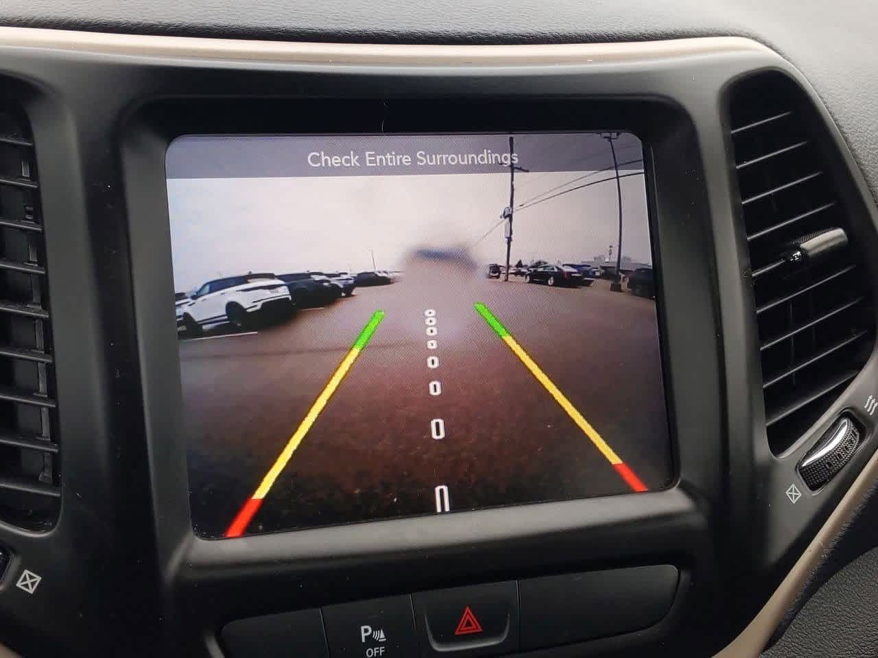 Thumbnail: 2018 Jeep Cherokee - 30