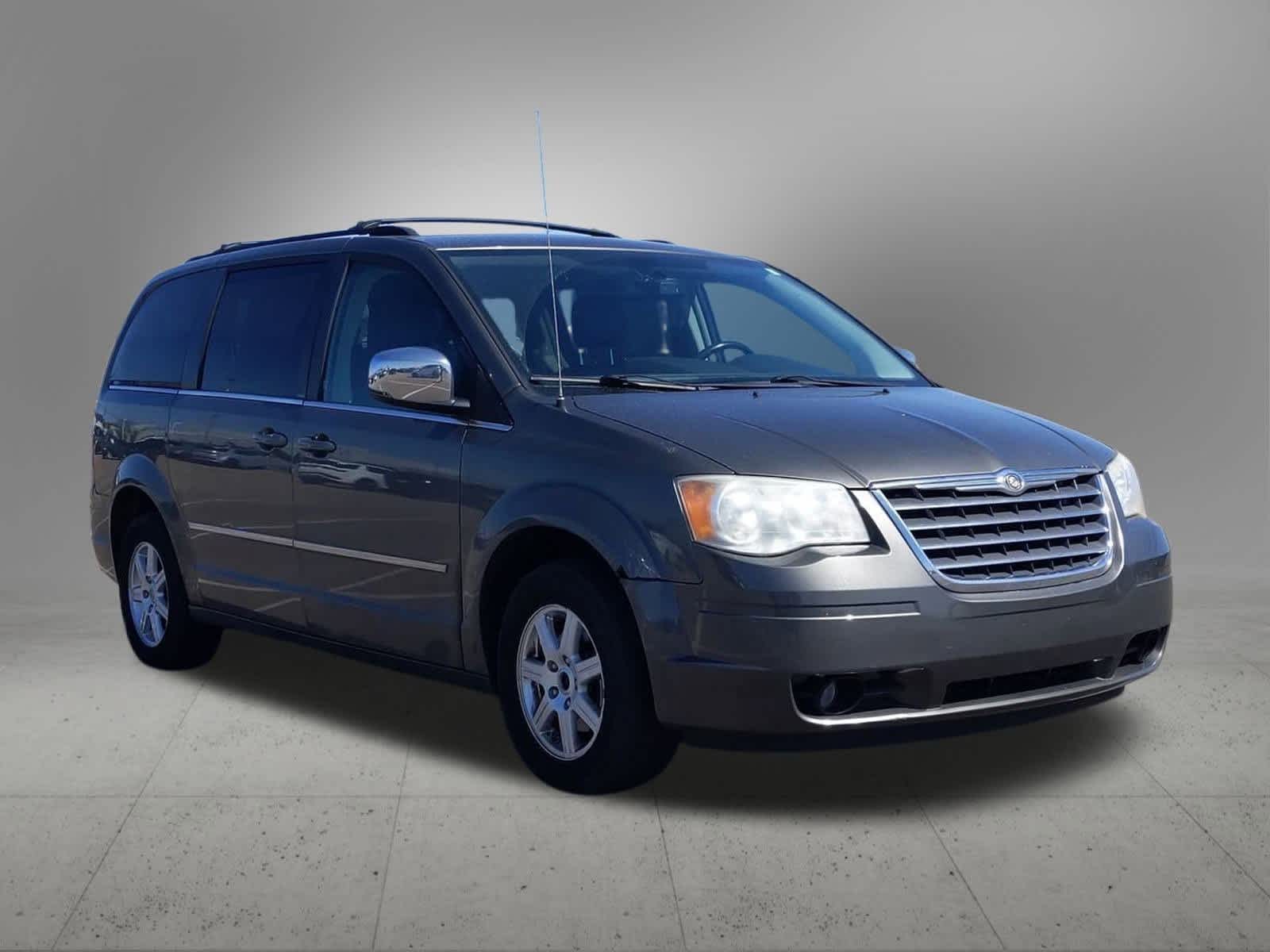 2010 Chrysler Town & Country Touring 8