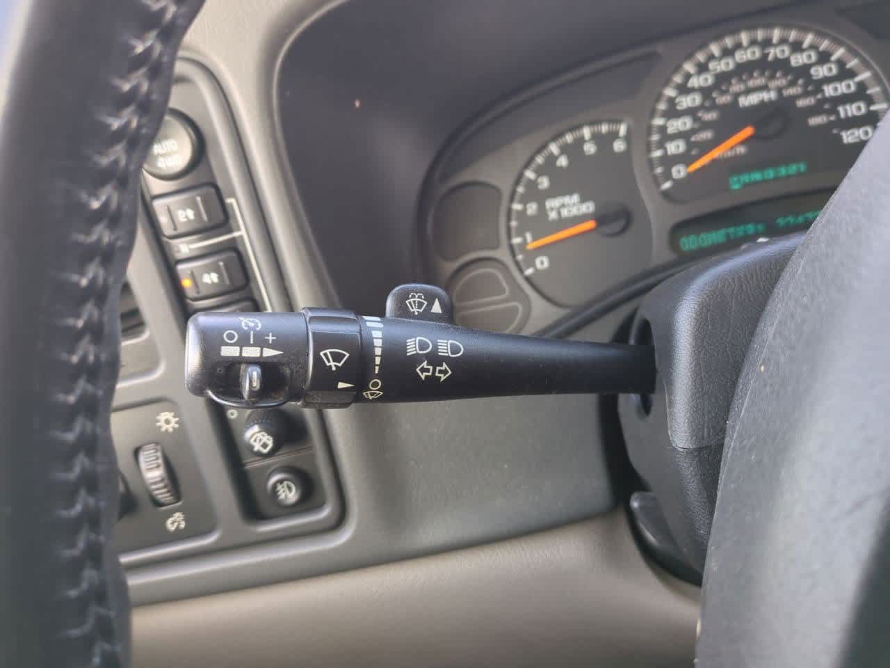 Thumbnail: 2003 Chevrolet Tahoe - 25