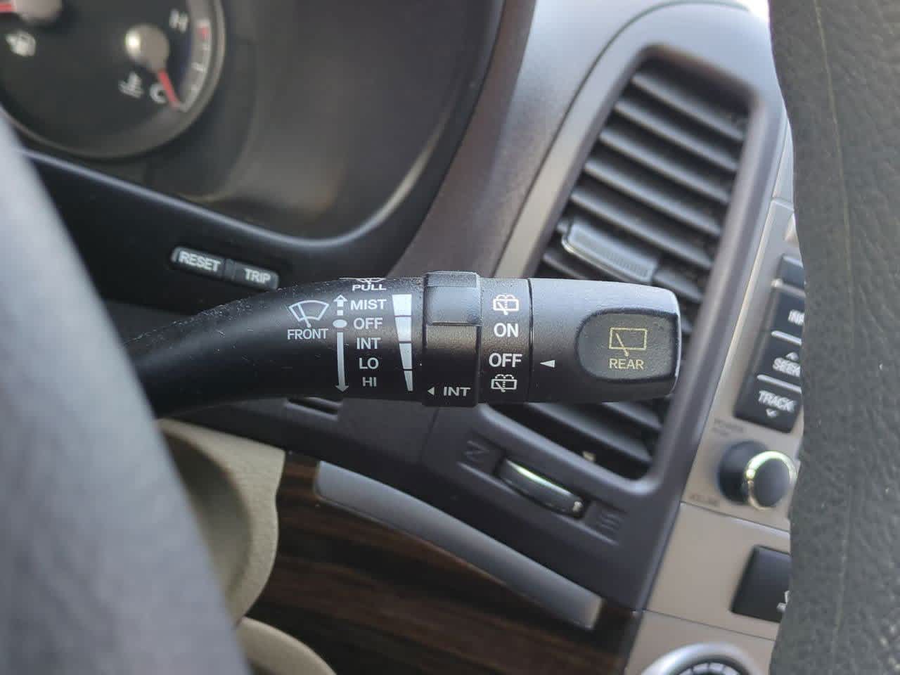 Thumbnail: 2010 Hyundai Santa Fe - 24