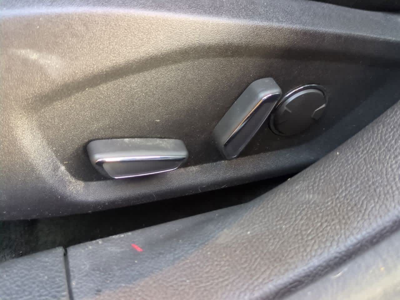 Thumbnail: 2015 Ford Fusion - 16