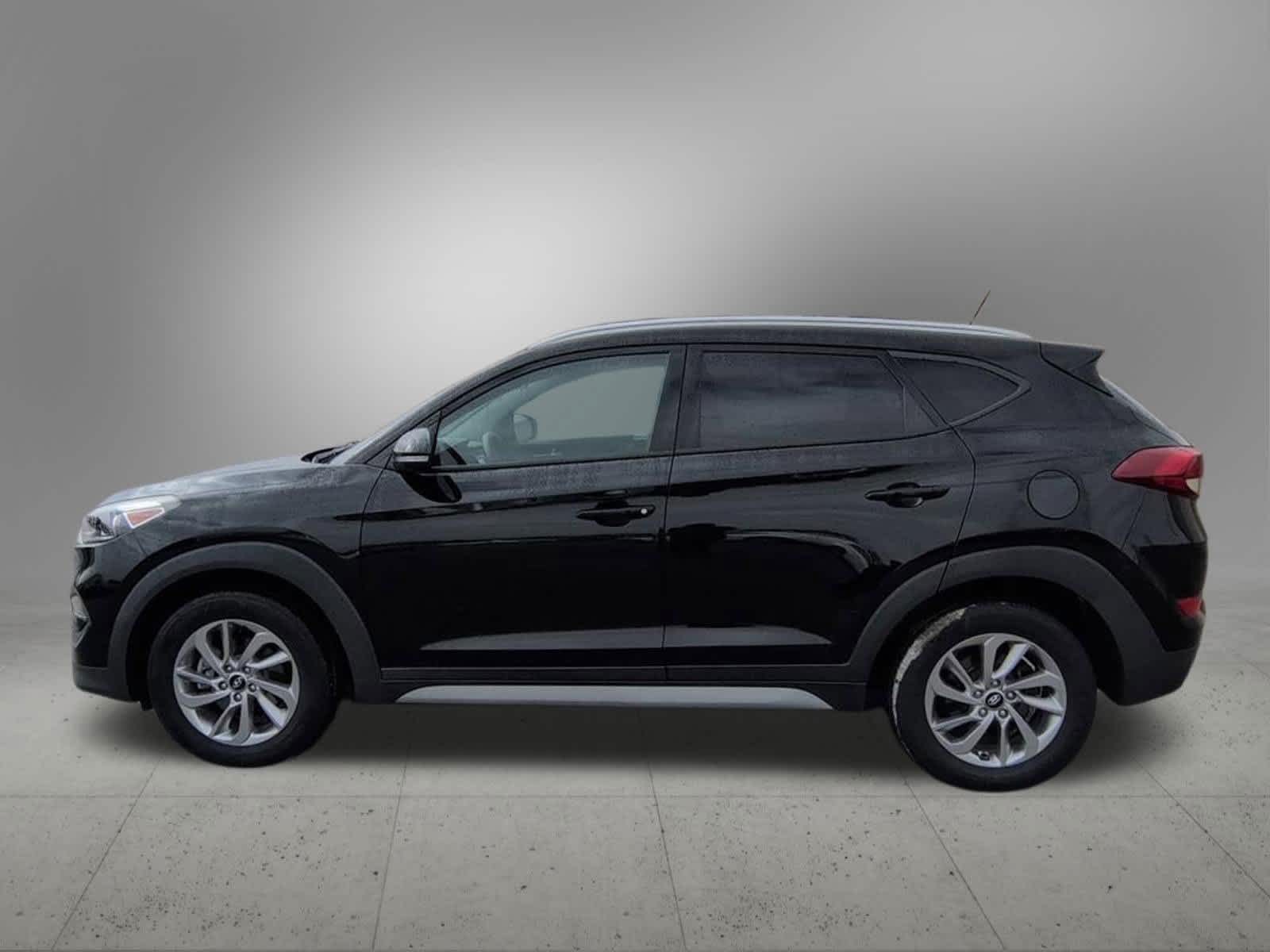 Thumbnail: 2017 Hyundai Tucson - 3