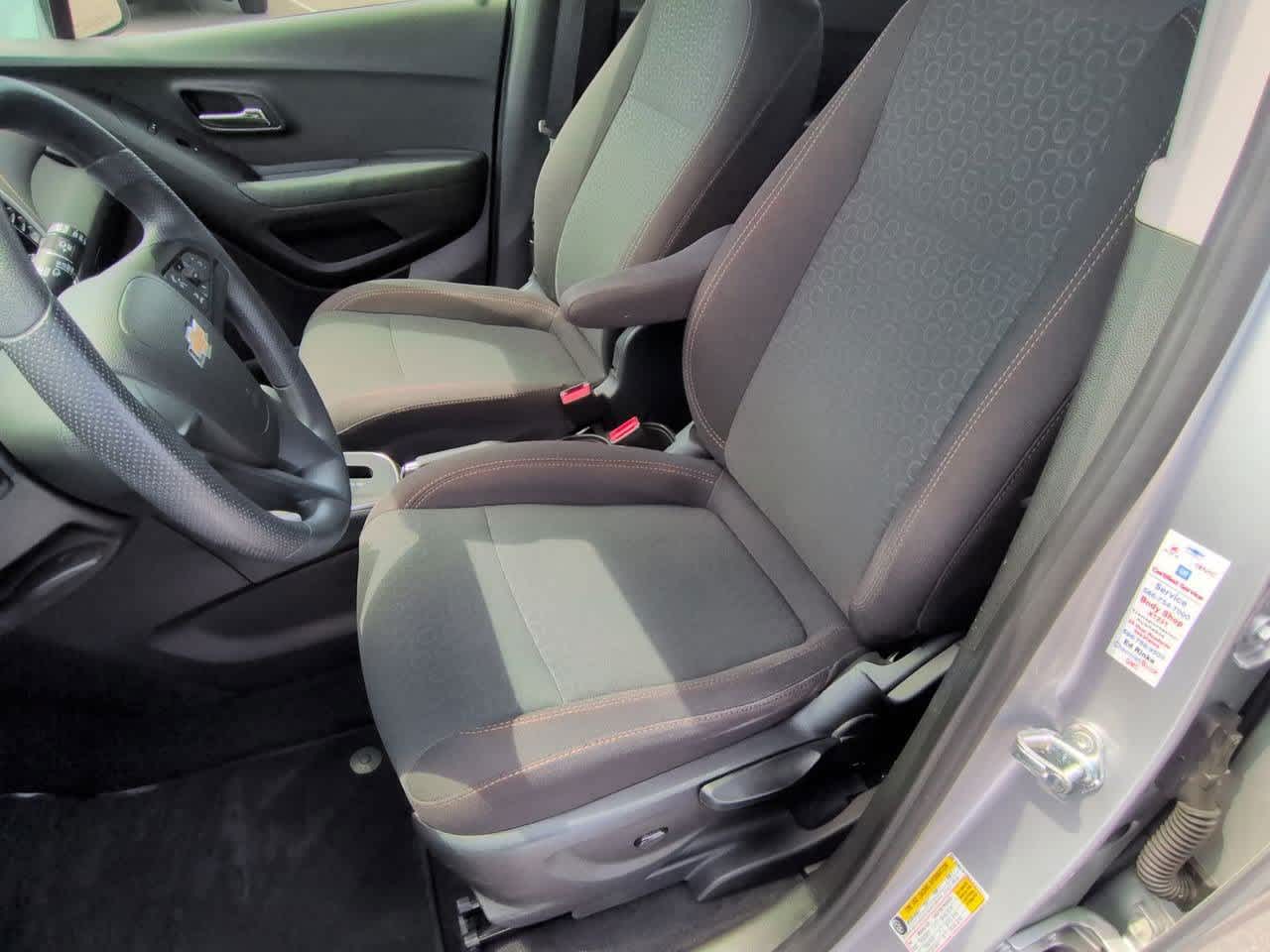 Thumbnail: 2018 Chevrolet Trax - 16