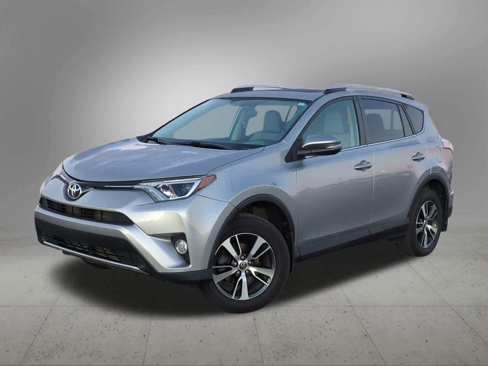Thumbnail: 2016 Toyota RAV4 - 1