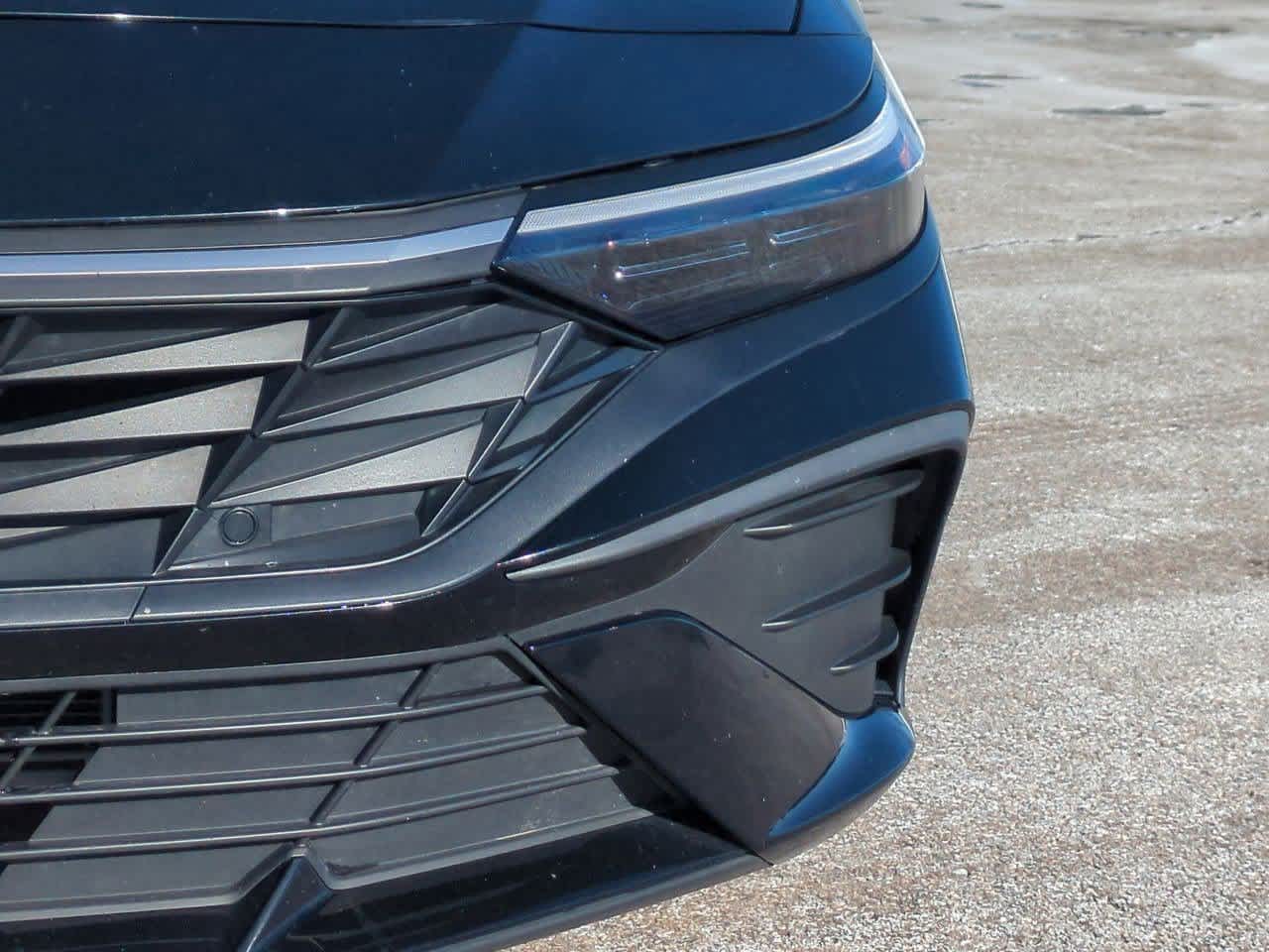 Thumbnail: 2024 Hyundai Elantra - 10