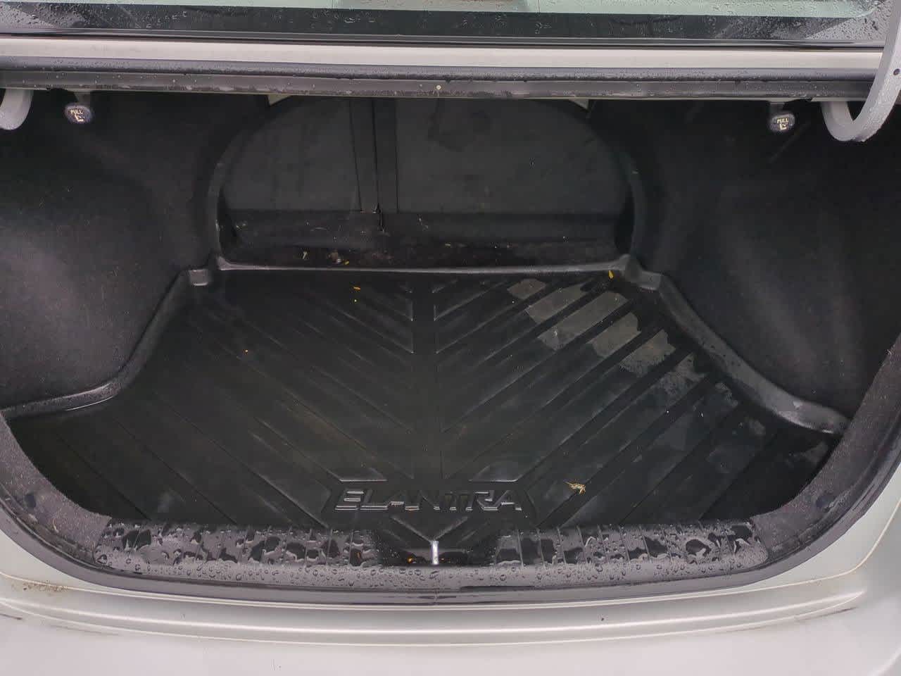 Thumbnail: 2010 Hyundai Elantra - 30