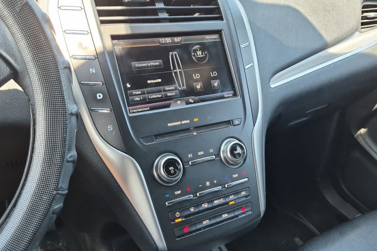 Thumbnail: 2015 Lincoln MKC - 26