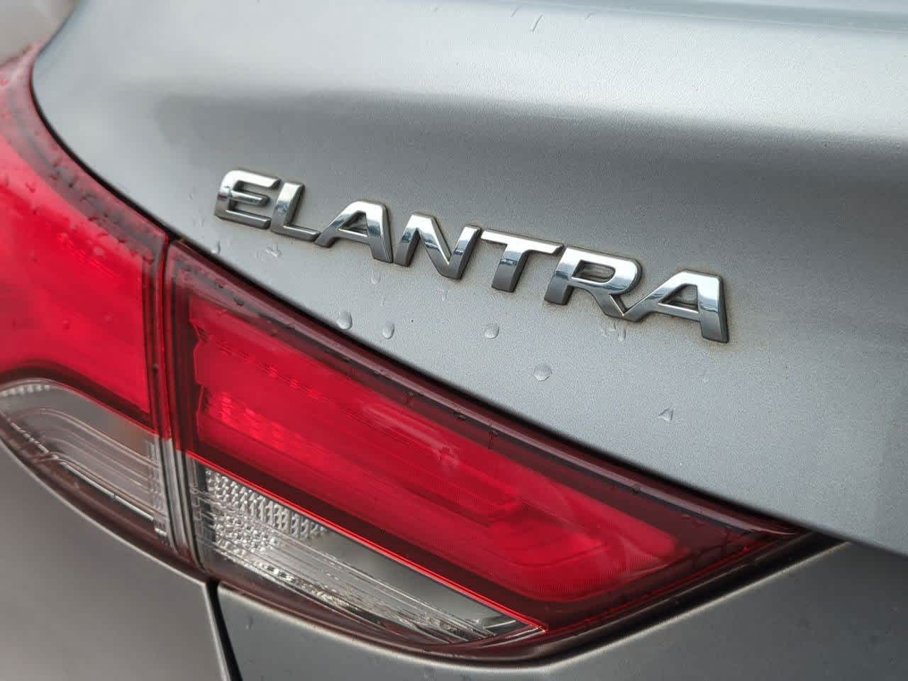 Thumbnail: 2015 Hyundai Elantra - 12