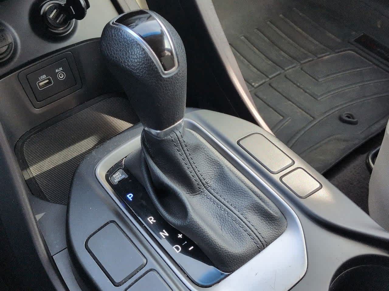 Thumbnail: 2017 Hyundai Santa Fe - 31