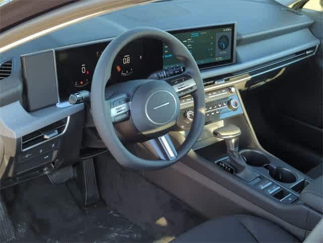2025 Hyundai Sonata SE 2