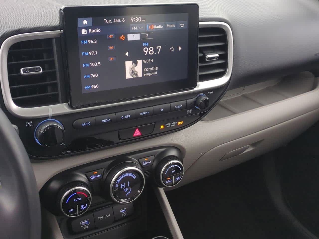 Thumbnail: 2024 Hyundai Venue - 28