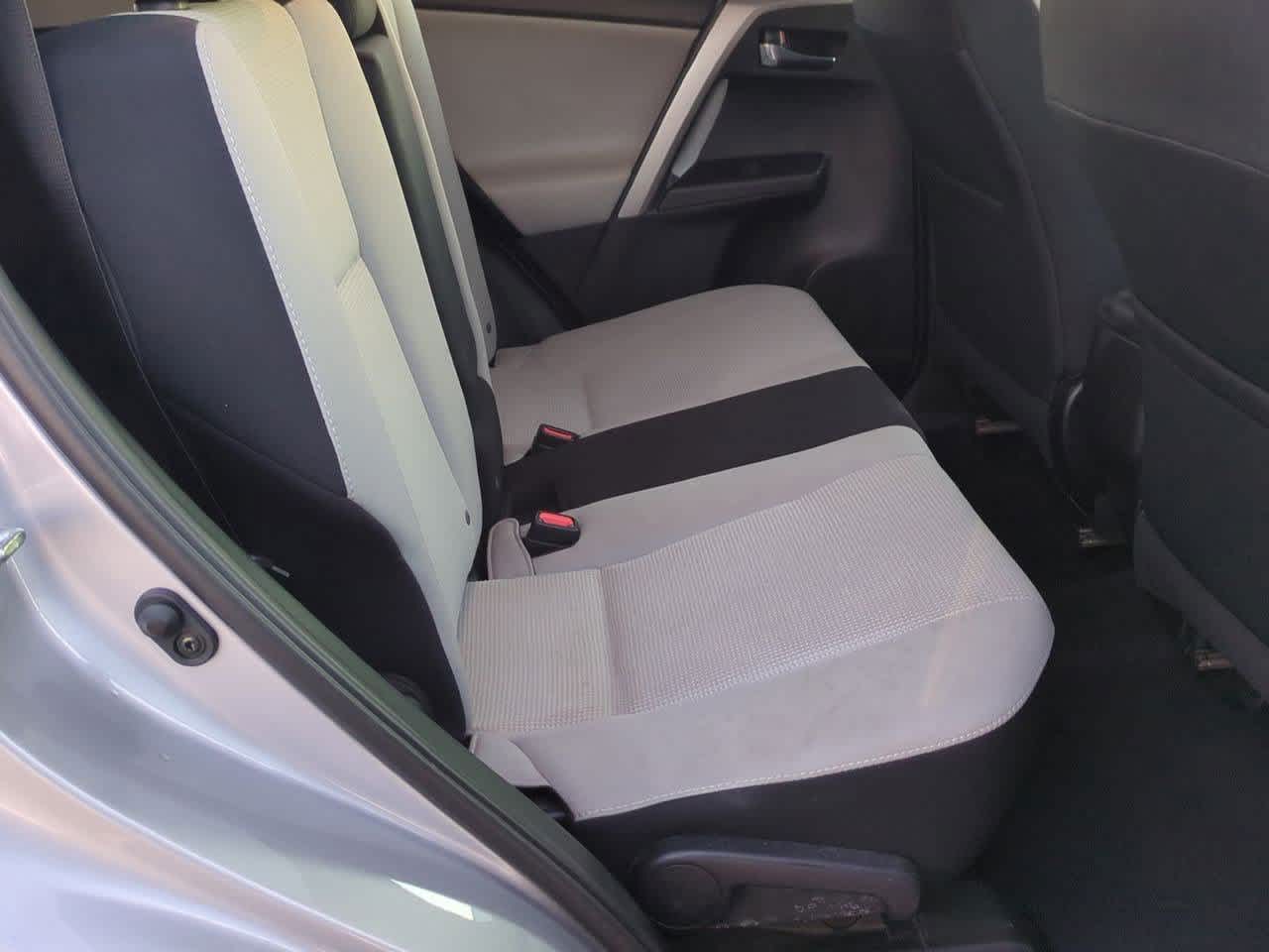 Thumbnail: 2016 Toyota RAV4 - 20